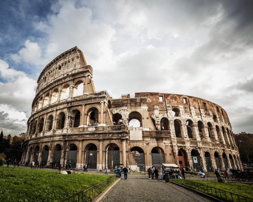 Colosseum tour with access of forum and palatine hill